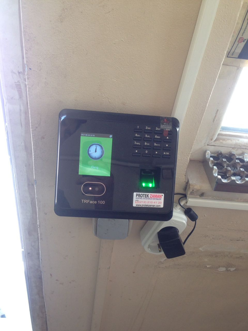 PROFACE PR100-ID Montaj Görüntüleri